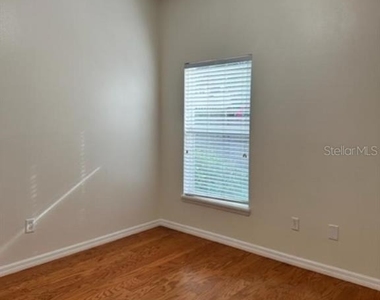 4963 Waterside Pointe Circle - Photo Thumbnail 8