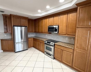 7508 Toscana Boulevard - Photo Thumbnail 5