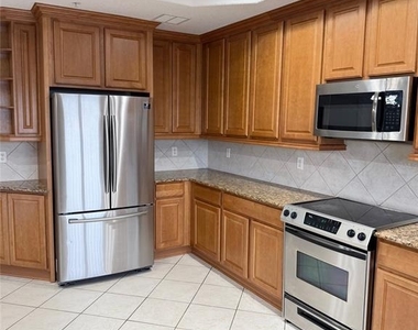 7508 Toscana Boulevard - Photo Thumbnail 6