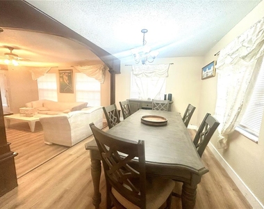 6203 Tebbetts Drive - Photo Thumbnail 8