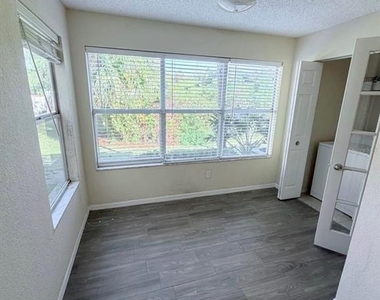5112 Conroy Road - Photo Thumbnail 7