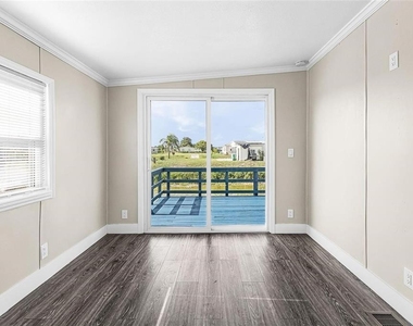 1475 Flamingo Drive - Photo Thumbnail 9