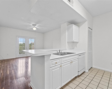 14341 Fredricksburg Drive - Photo Thumbnail 2