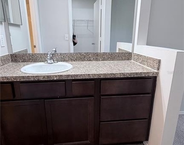 74 Lakepointe Circle - Photo Thumbnail 7