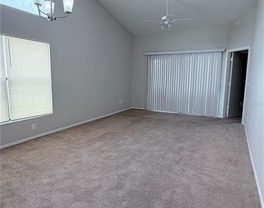 74 Lakepointe Circle - Photo Thumbnail 3