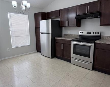 74 Lakepointe Circle - Photo Thumbnail 1
