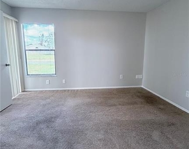 74 Lakepointe Circle - Photo Thumbnail 8