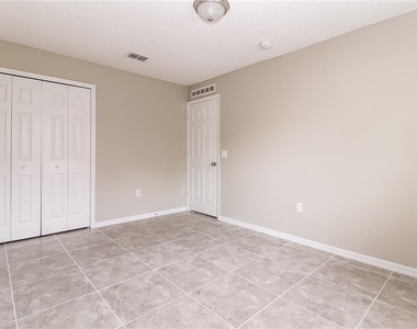 927 Cambridge Court - Photo Thumbnail 10
