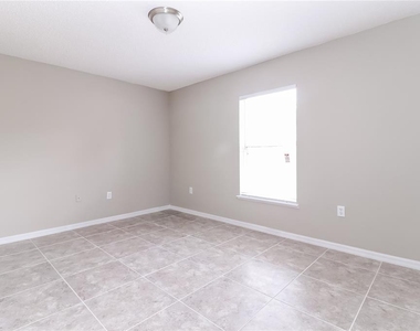 927 Cambridge Court - Photo Thumbnail 11