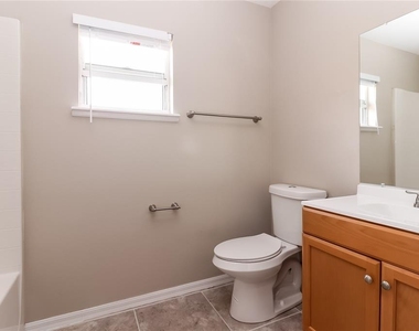 927 Cambridge Court - Photo Thumbnail 13