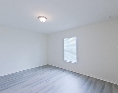 1128 Hayes Avenue S - Photo Thumbnail 12