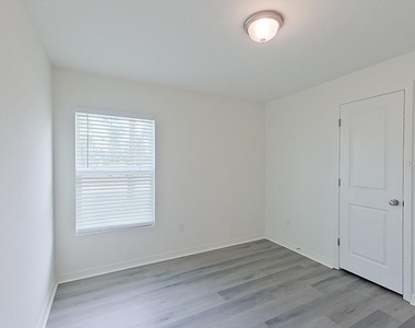 1128 Hayes Avenue S - Photo Thumbnail 8