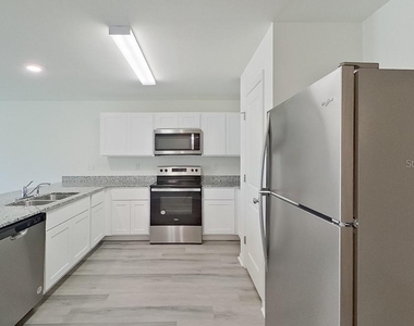 1128 Hayes Avenue S - Photo Thumbnail 1