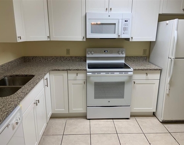 544 Orange Drive - Photo Thumbnail 3