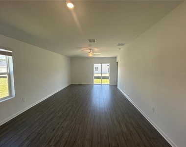 3098 Ne 38th Lane - Photo Thumbnail 5