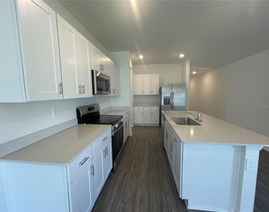 3098 Ne 38th Lane - Photo Thumbnail 3