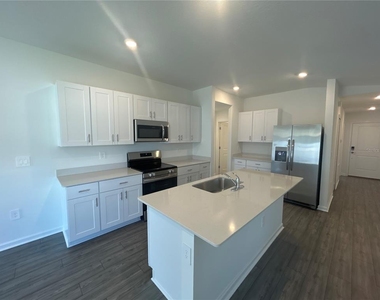3098 Ne 38th Lane - Photo Thumbnail 1