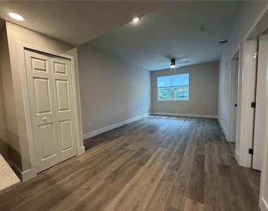 4424 S Texas Avenue - Photo Thumbnail 6