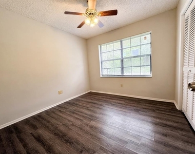 113 S Deerwood Avenue - Photo Thumbnail 10