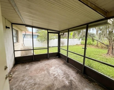 5443 Pinetrail Way - Photo Thumbnail 12