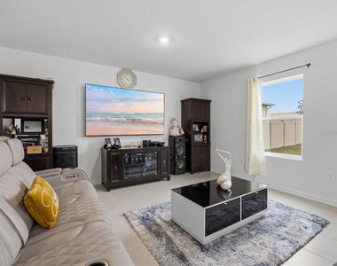 4789 Katrina Drive - Photo Thumbnail 2