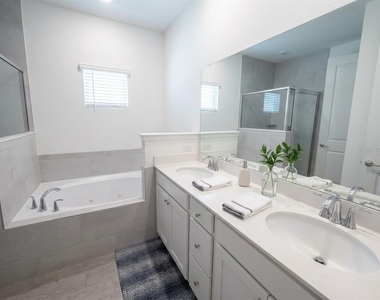 450 Kingbird Drive - Photo Thumbnail 13