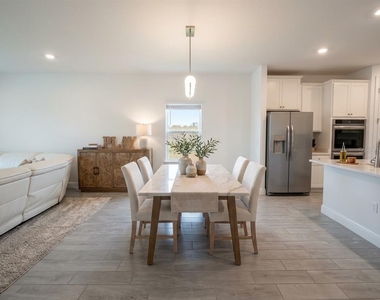 450 Kingbird Drive - Photo Thumbnail 5