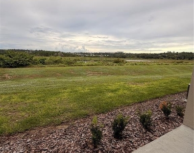 915 Lakefront Village Drive - Photo Thumbnail 5