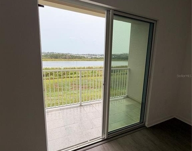 915 Lakefront Village Drive - Photo Thumbnail 20