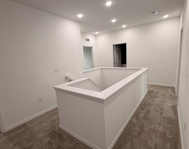 915 Lakefront Village Drive - Photo Thumbnail 28