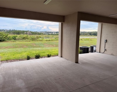 915 Lakefront Village Drive - Photo Thumbnail 4