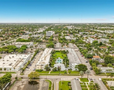 141 Ne 10th Avenue - Photo Thumbnail 3