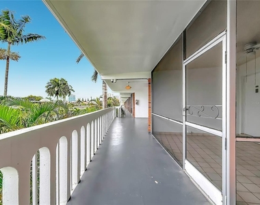 141 Ne 10th Avenue - Photo Thumbnail 13