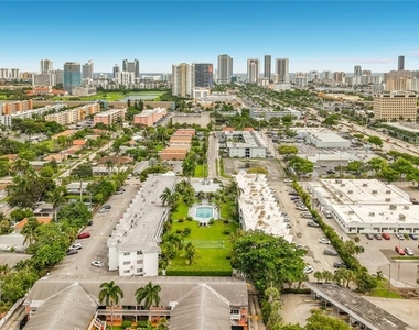 141 Ne 10th Avenue - Photo Thumbnail 5