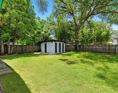 1917 Canton Street - Photo Thumbnail 7