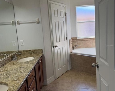 1502 Page Avenue - Photo Thumbnail 5
