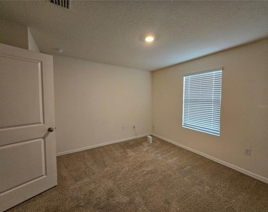 887 Nw 250th Drive - Photo Thumbnail 25