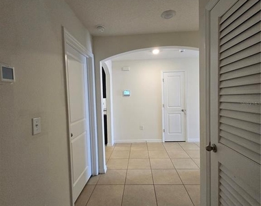 887 Nw 250th Drive - Photo Thumbnail 27