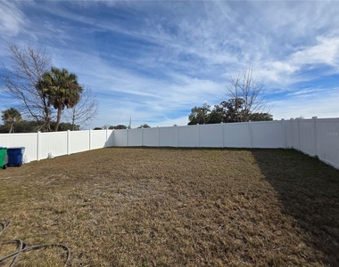 887 Nw 250th Drive - Photo Thumbnail 38