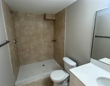 2515 Sw 35th Place - Photo Thumbnail 6