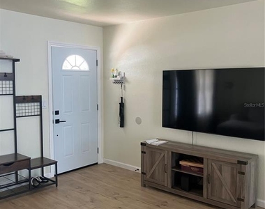 6643 Stardust Avenue - Photo Thumbnail 2