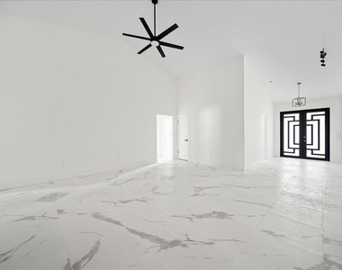 7427 Sea Mist Drive - Photo Thumbnail 4