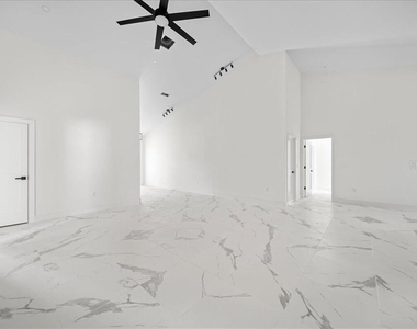 7427 Sea Mist Drive - Photo Thumbnail 5