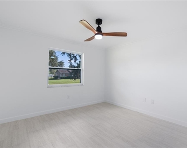 20424 Calder Avenue - Photo Thumbnail 18
