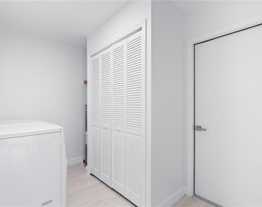 20424 Calder Avenue - Photo Thumbnail 19