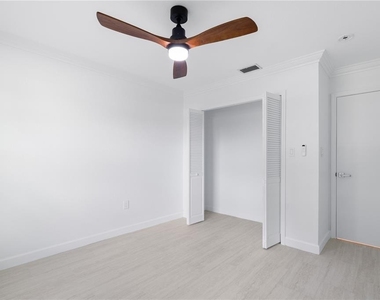 20424 Calder Avenue - Photo Thumbnail 10