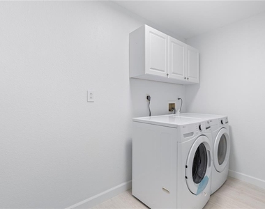 20424 Calder Avenue - Photo Thumbnail 20