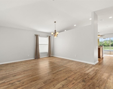 5902 106th Terrace E - Photo Thumbnail 3