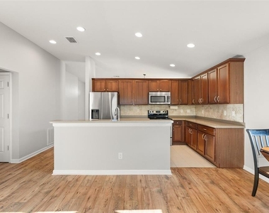 5902 106th Terrace E - Photo Thumbnail 9