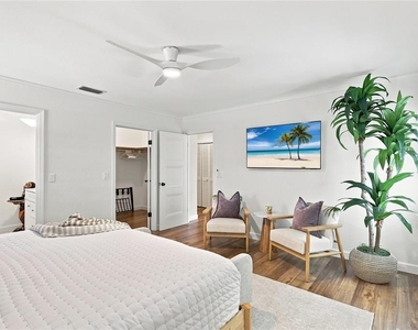 700 Longboat Court - Photo Thumbnail 12